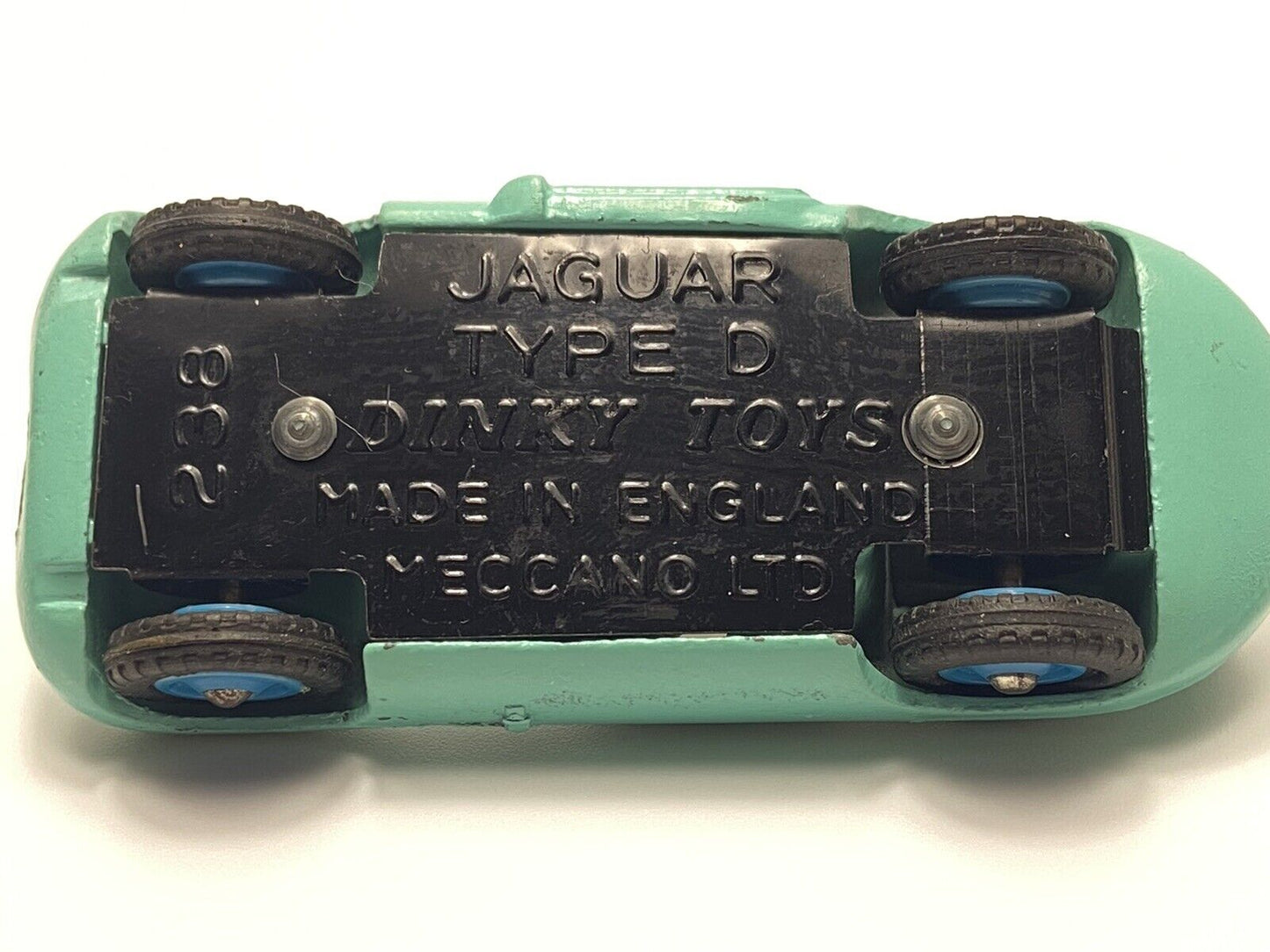 DINKY 238 JAGUAR D TYPE TURQUOISE WITH YELLOW DRIVER/ BLUE HUBS WITH BOX