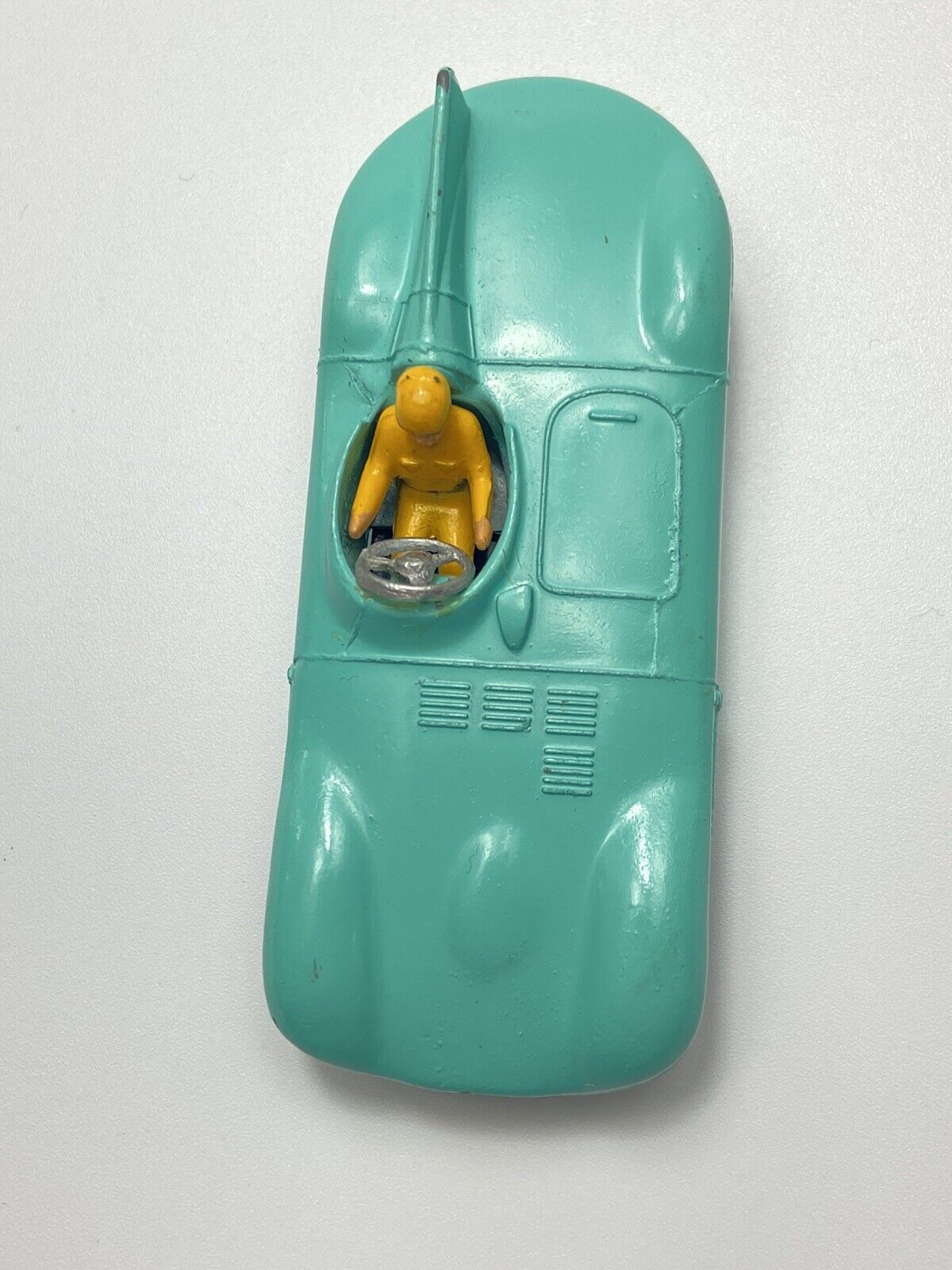 DINKY 238 JAGUAR D TYPE TURQUOISE WITH YELLOW DRIVER/ BLUE HUBS WITH BOX