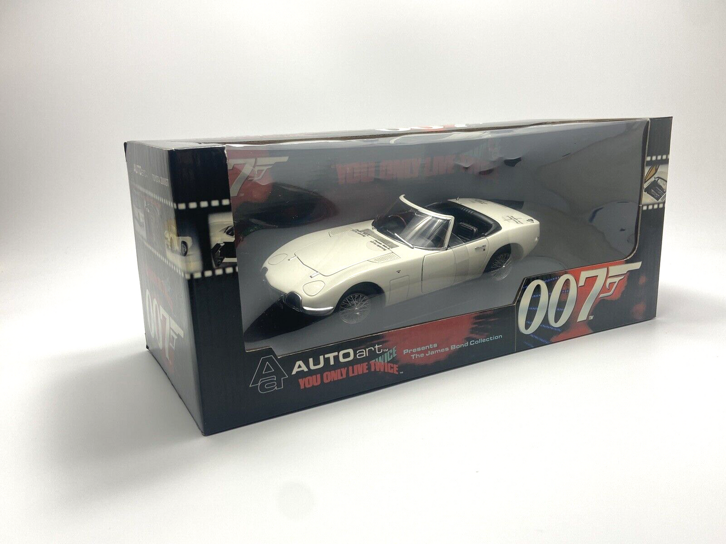 AUTOART 1/18TH SCALE "JAMES BOND" 79731 TOYOTA 2000 GT - MINT IN EXCELLENT BOX