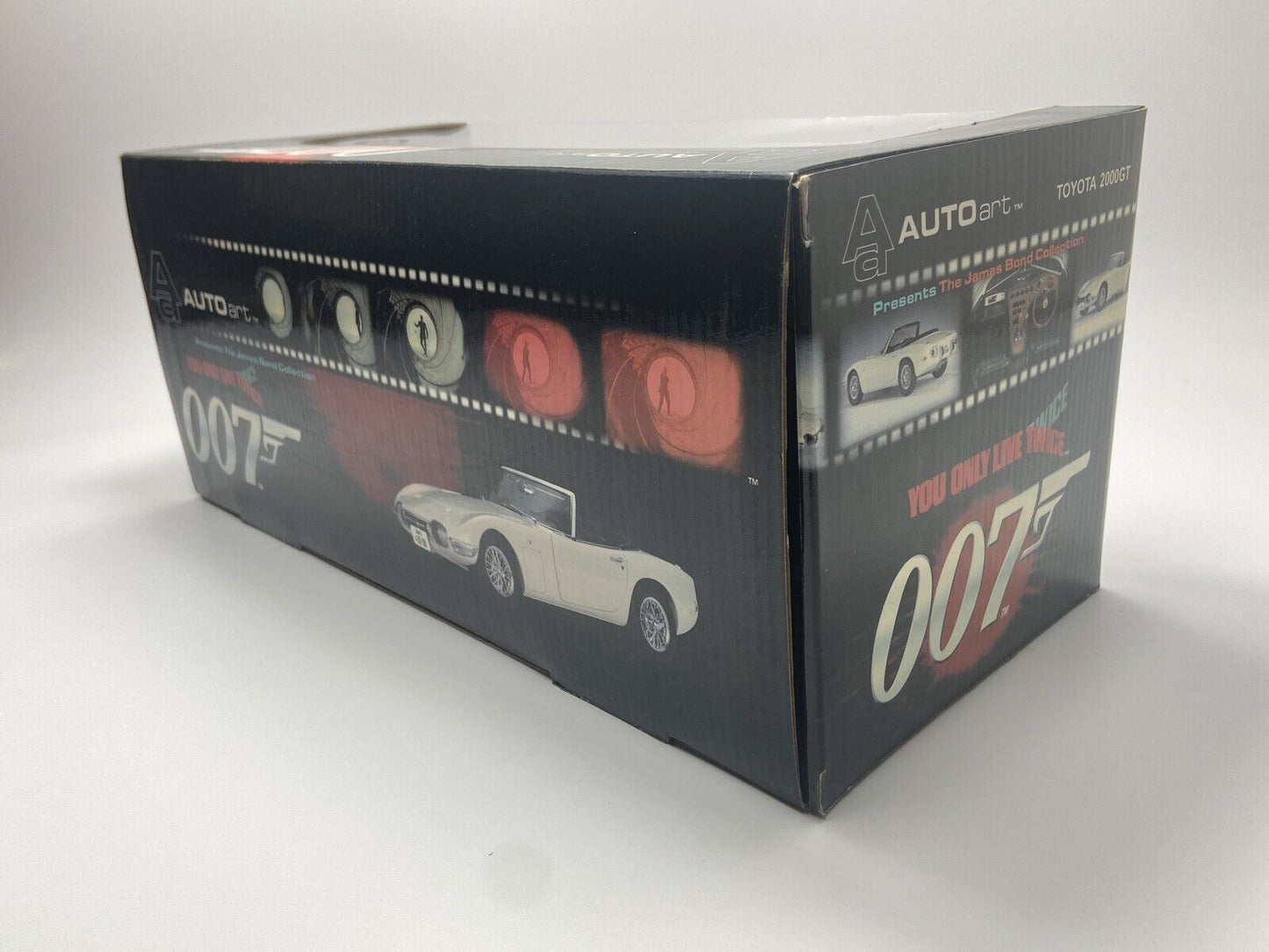 AUTOART 1/18TH SCALE "JAMES BOND" 79731 TOYOTA 2000 GT - MINT IN EXCELLENT BOX