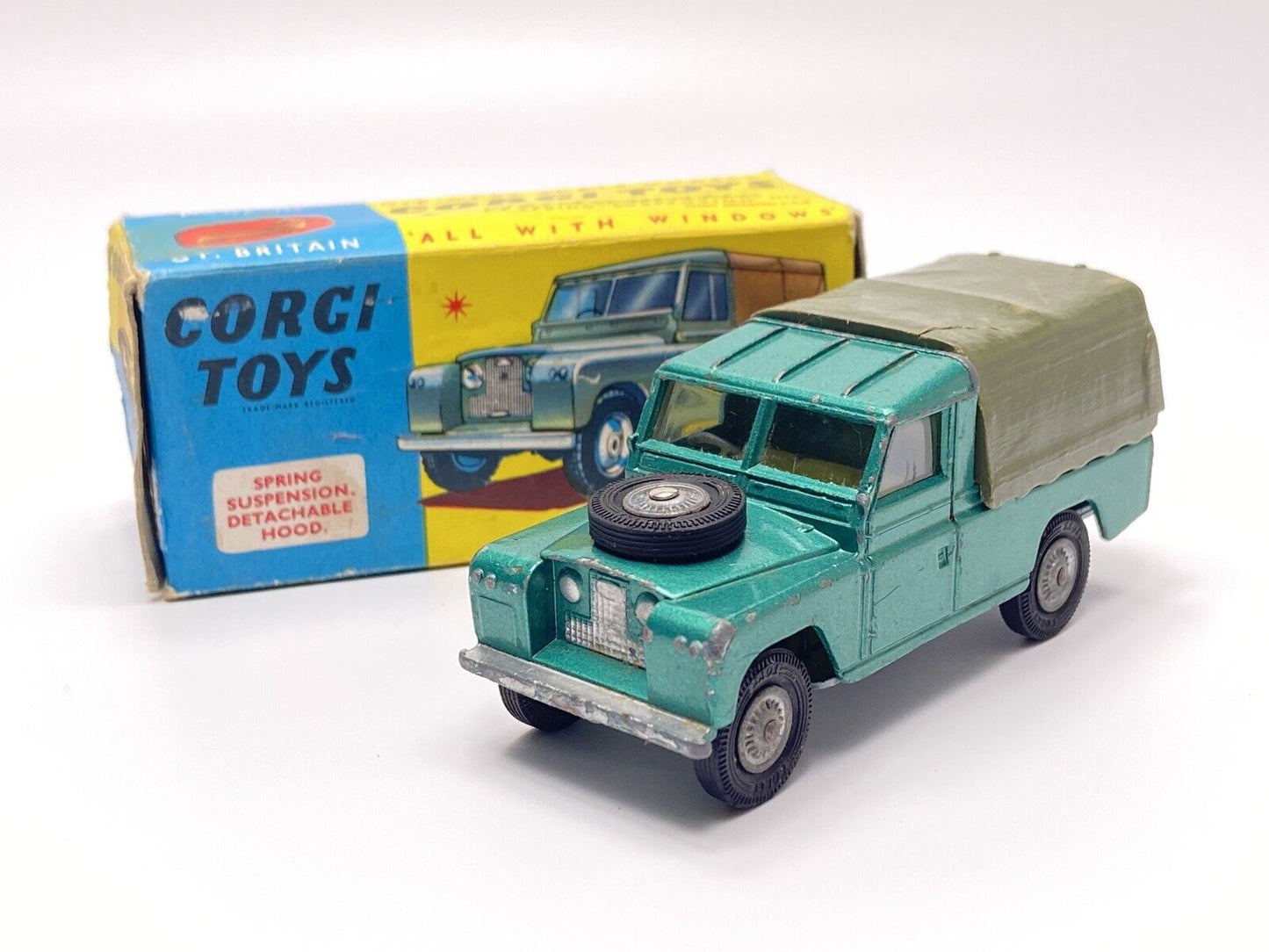 CORGI 438 LAND ROVER 109 WB BOXED METALLIC GREEN BODY WITH OLIVE GREEN CANOPY