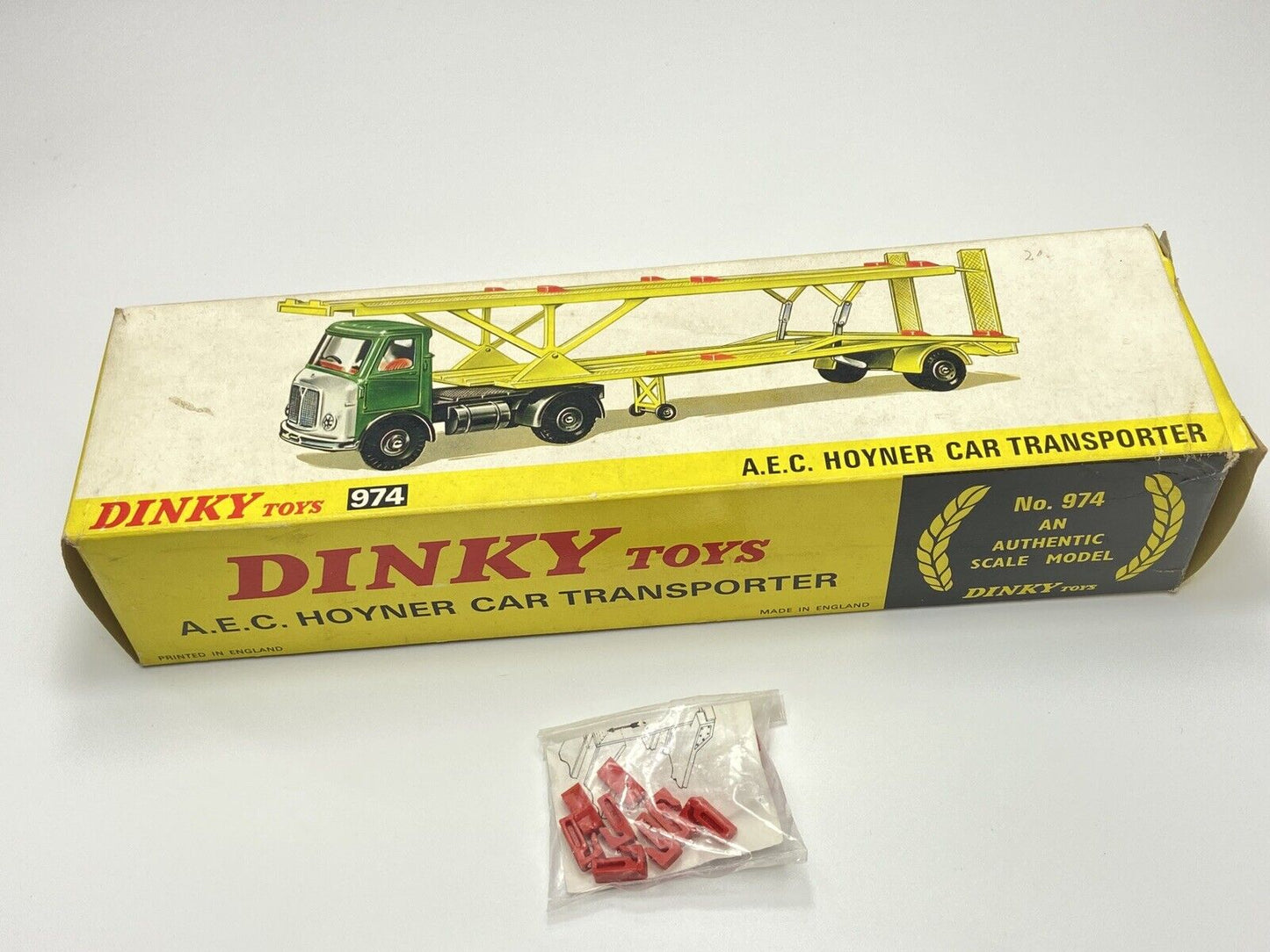 DINKY 974 AEC HOYNOR CAR TRANSPORTER WITH BOX/INNER CARDBOARD SECTION