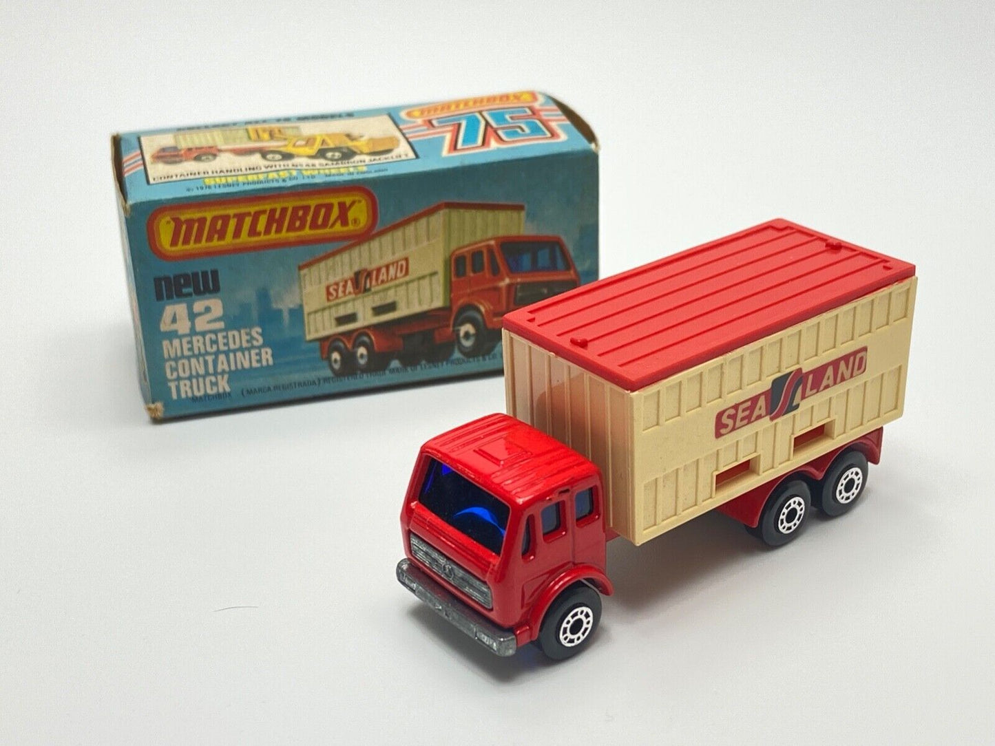 MATCHBOX SUPERFAST 42 C MERCEDES BENZ CONTAINER TRUCK 'SEALAND' WITH BOX