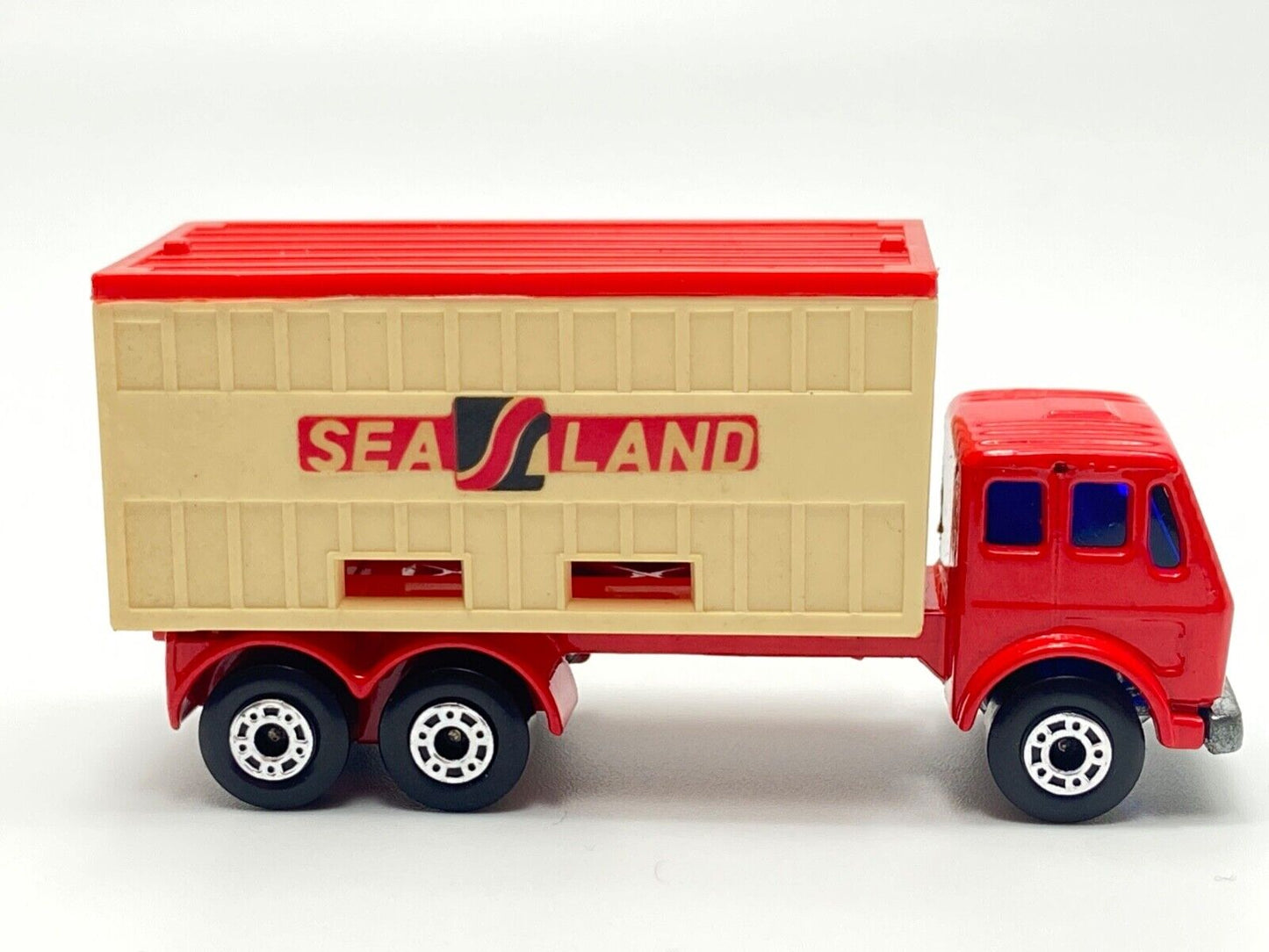 MATCHBOX SUPERFAST 42 C MERCEDES BENZ CONTAINER TRUCK 'SEALAND' WITH BOX