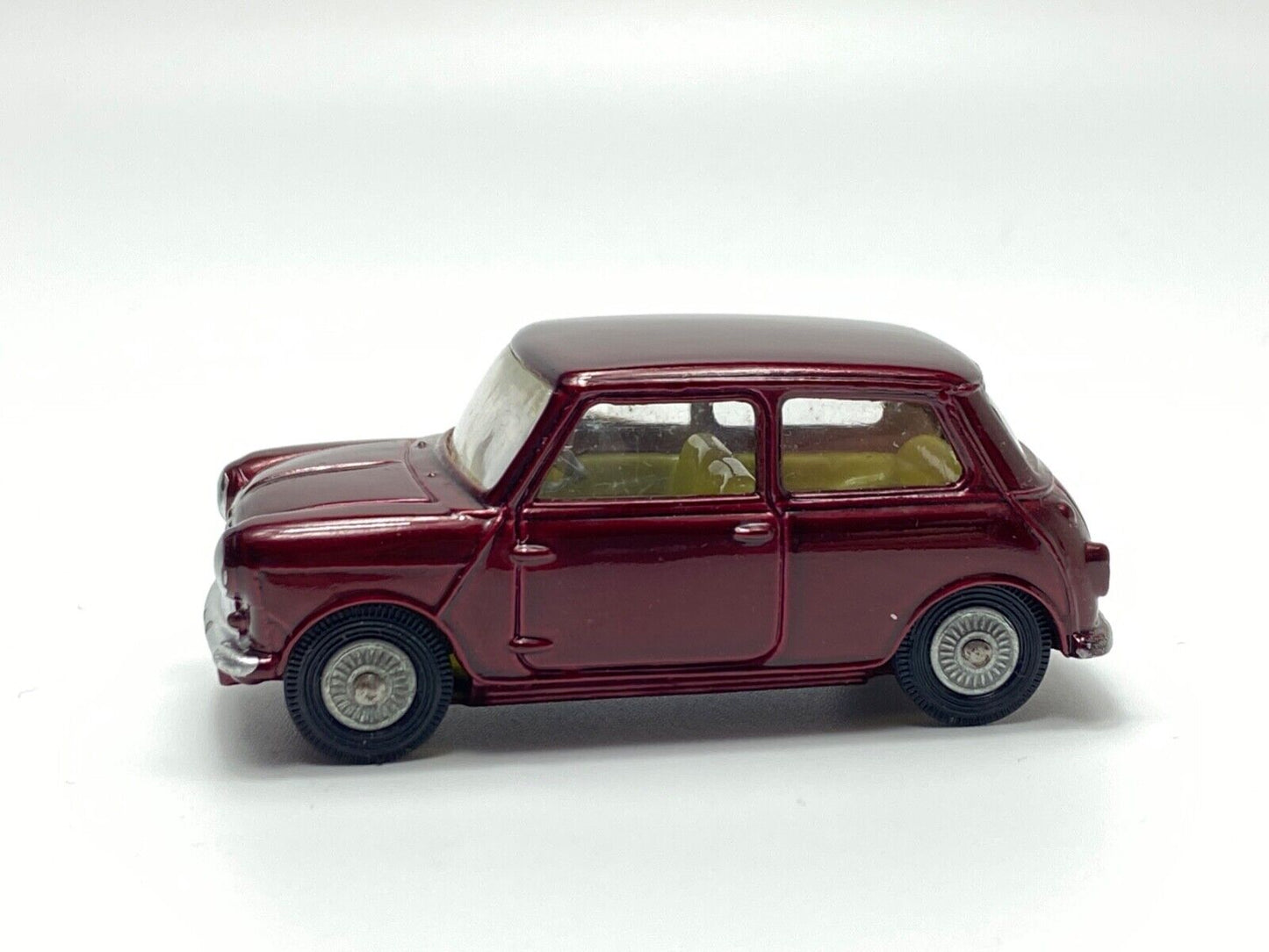 CORGI 226 MORRIS MINI MINOR - METALLIC MAROON WITH NR MINT WITH EXC ORIGINAL BOX