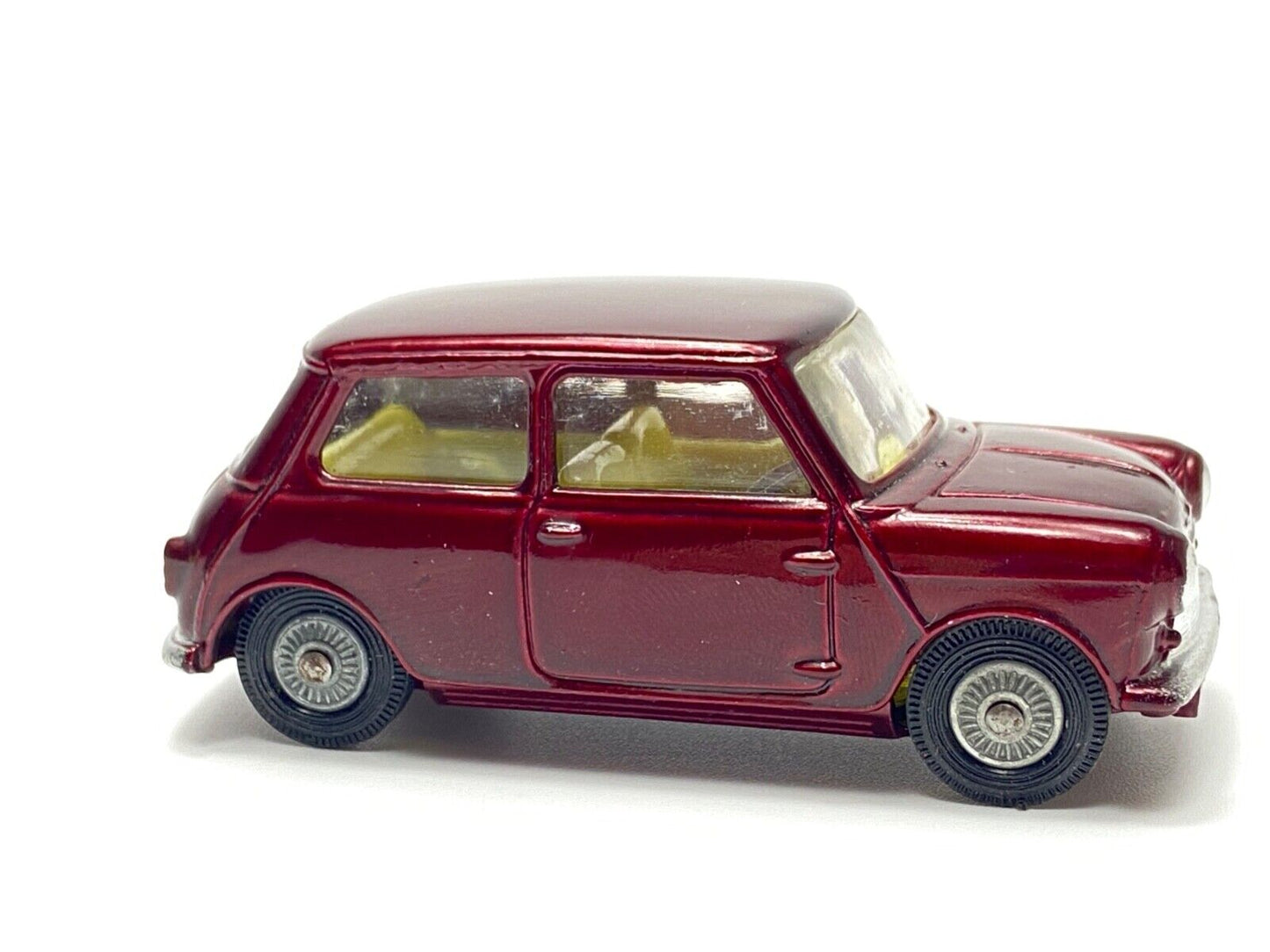 CORGI 226 MORRIS MINI MINOR - METALLIC MAROON WITH NR MINT WITH EXC ORIGINAL BOX