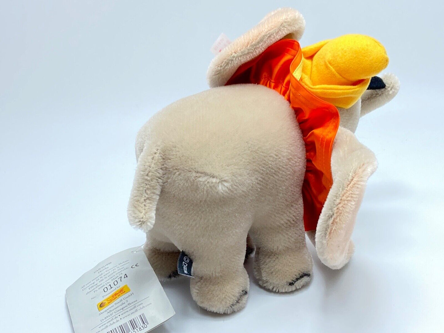 STEIFF 651830 DISNEY SHOWCASE DUMBO - 2001 WITH DISPLAY BOX