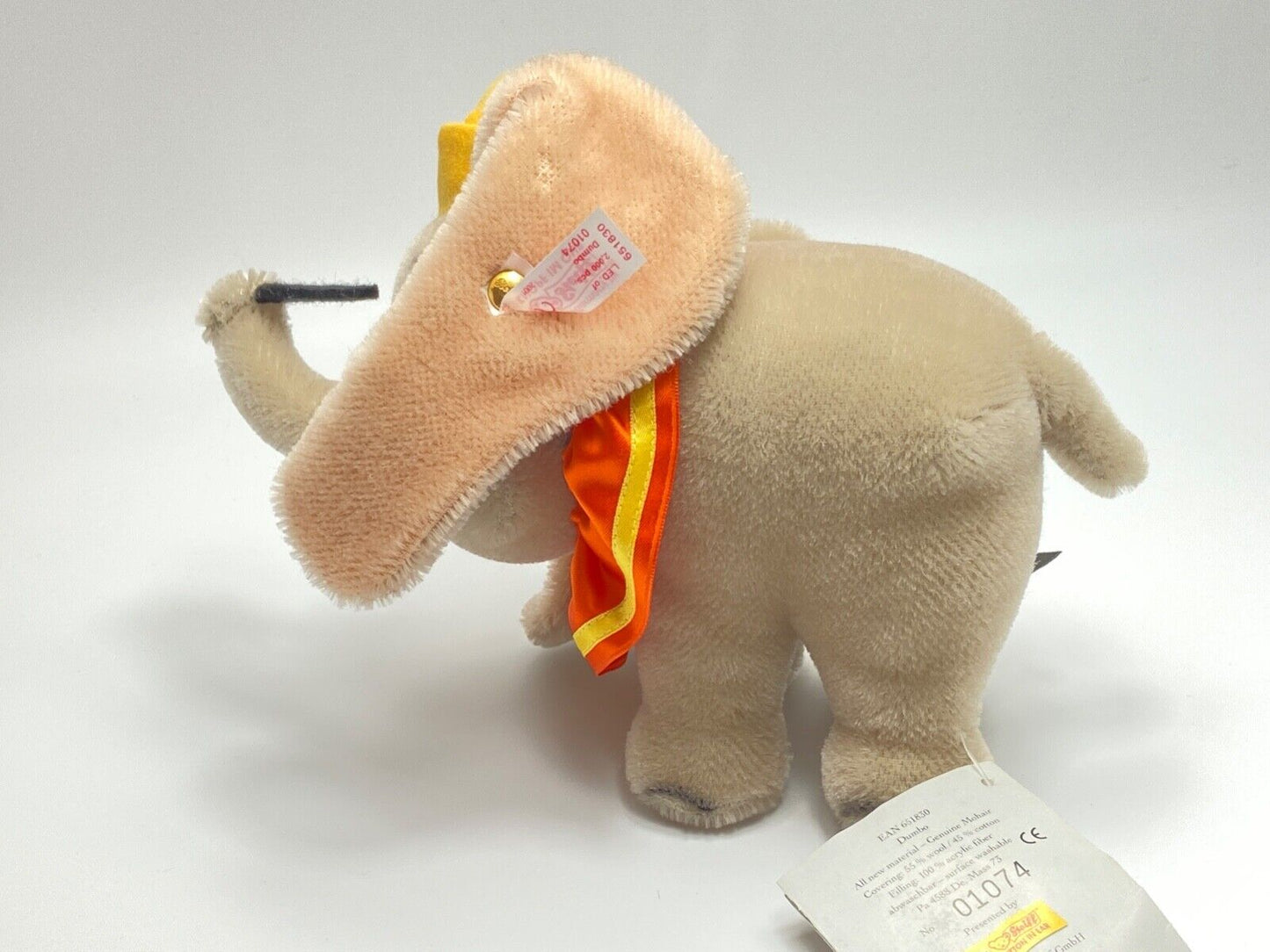 STEIFF 651830 DISNEY SHOWCASE DUMBO - 2001 WITH DISPLAY BOX