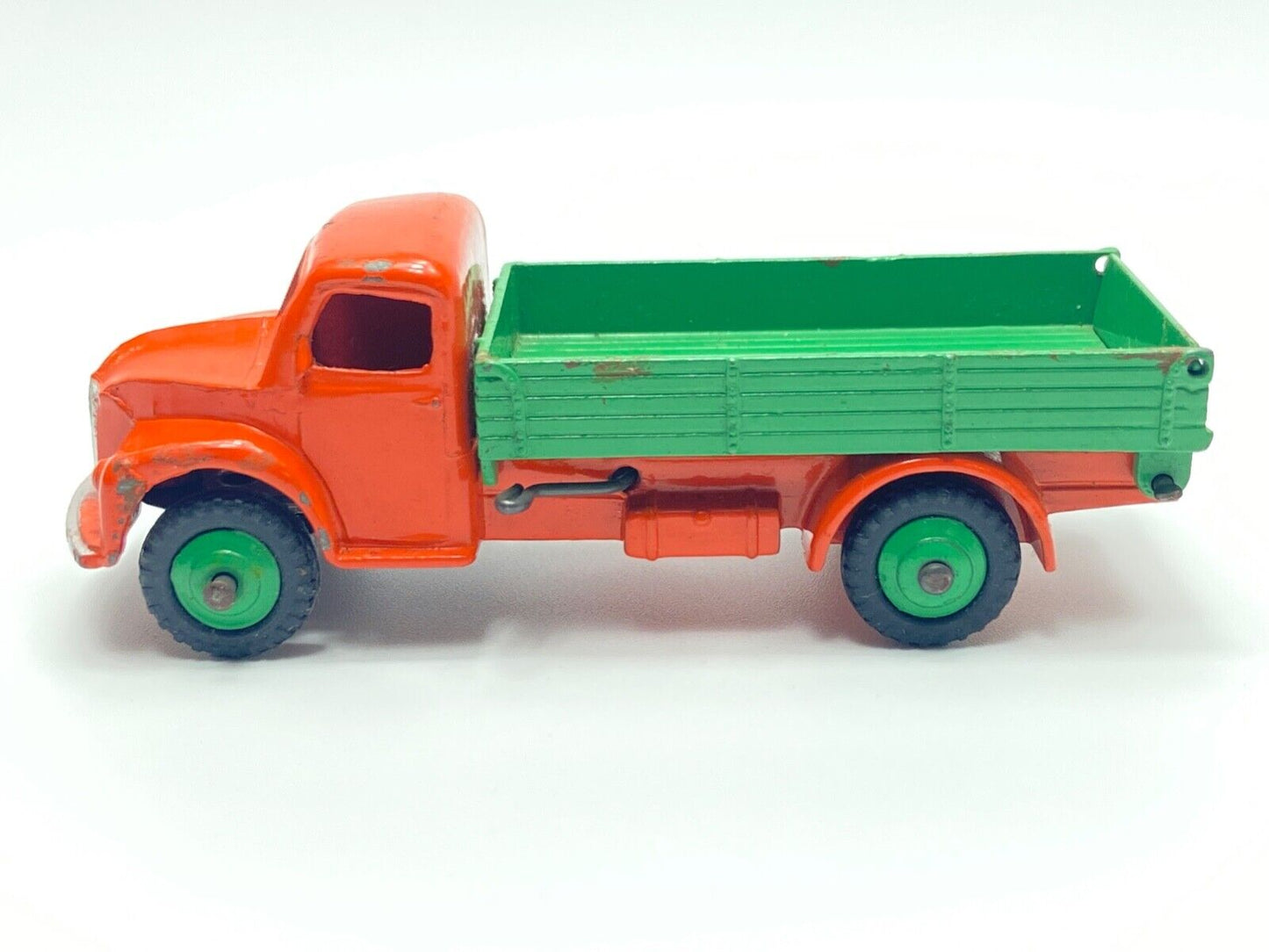 DINKY TOYS 30M/414 DODGE DUMP TRUCK IN GOOD CONDITION