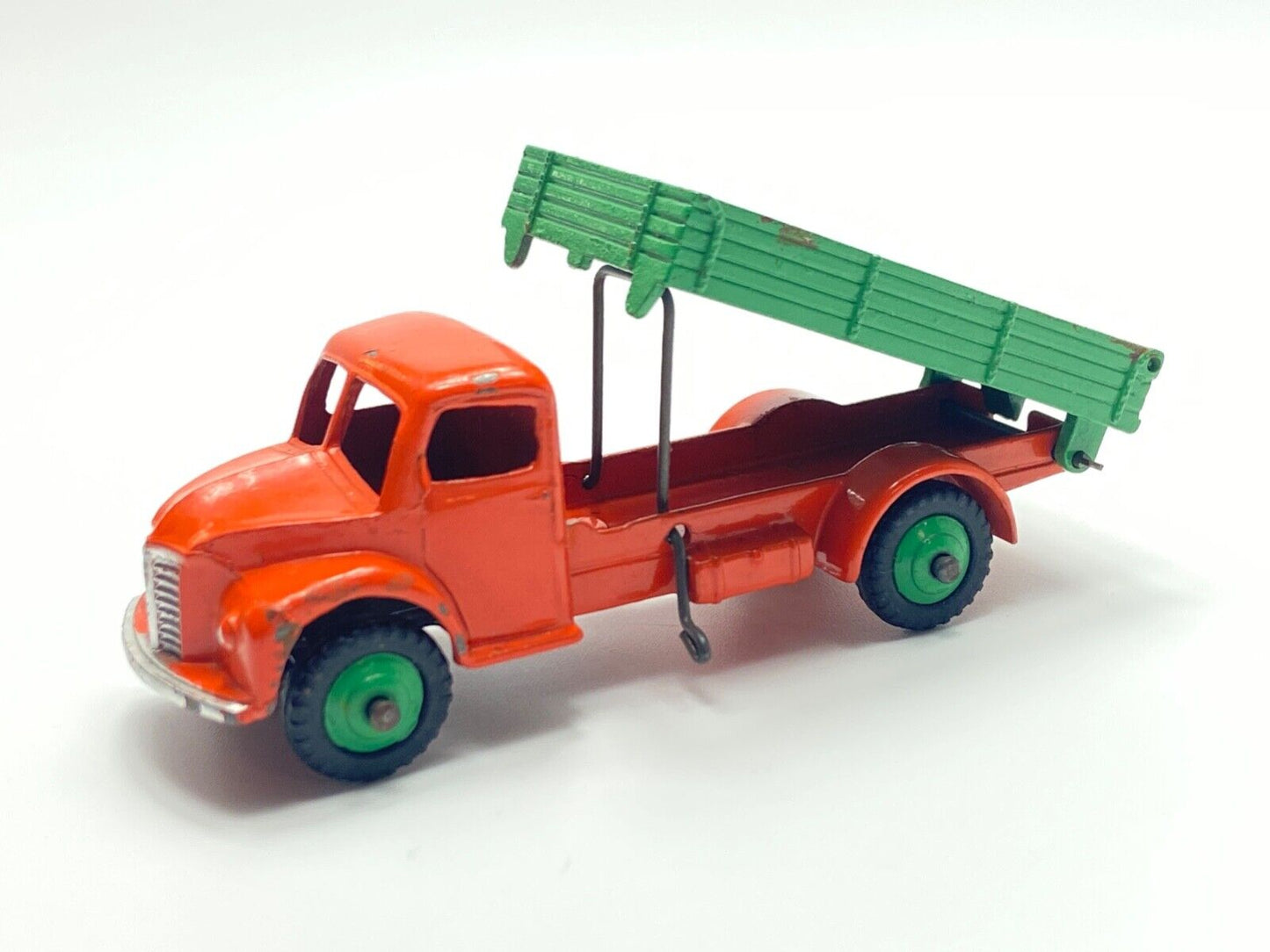 DINKY TOYS 30M/414 DODGE DUMP TRUCK IN GOOD CONDITION