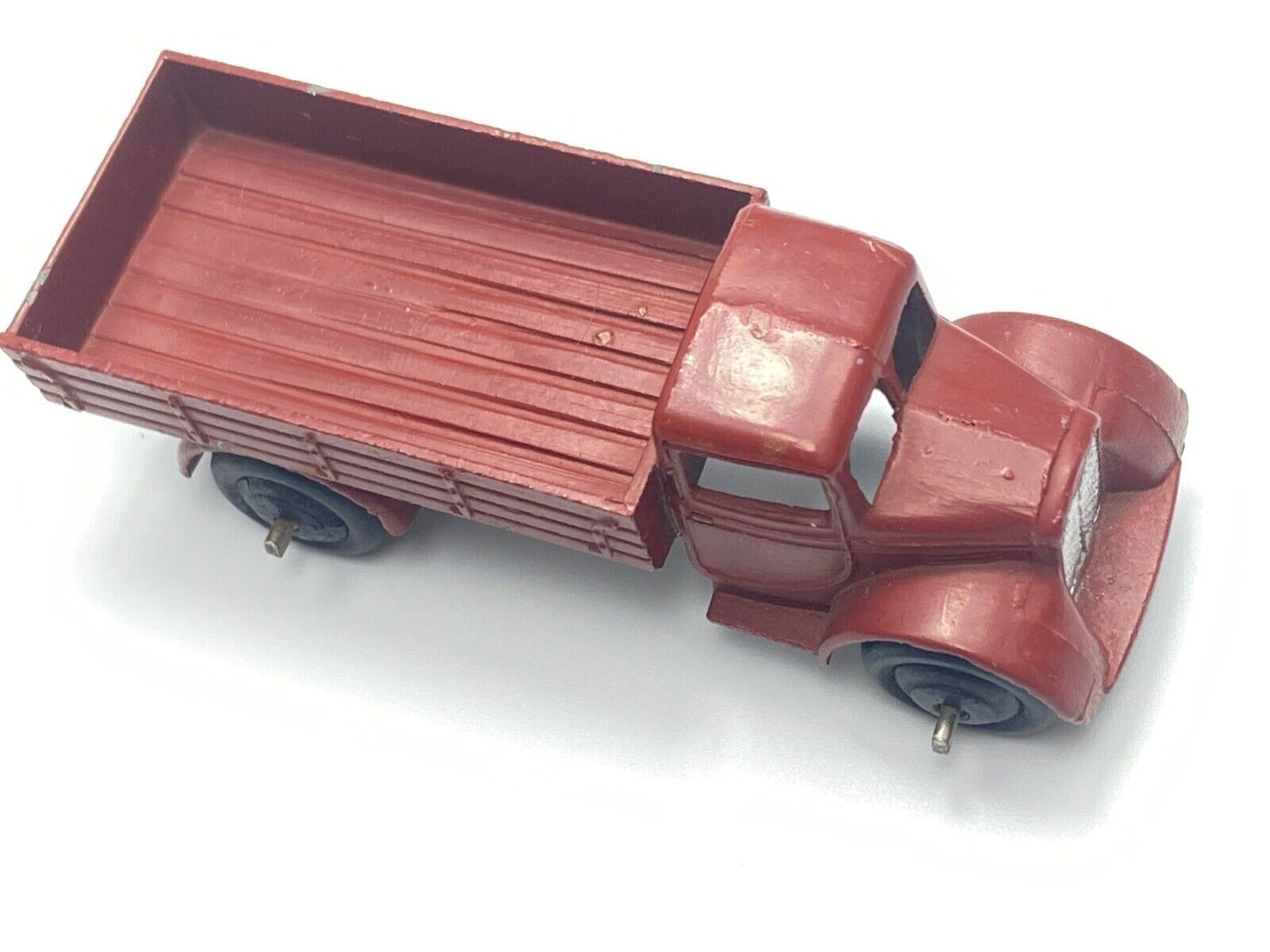 DINKY 22C MOTOR TRUCK RIDGED HUBS IN REDDISH BROWN