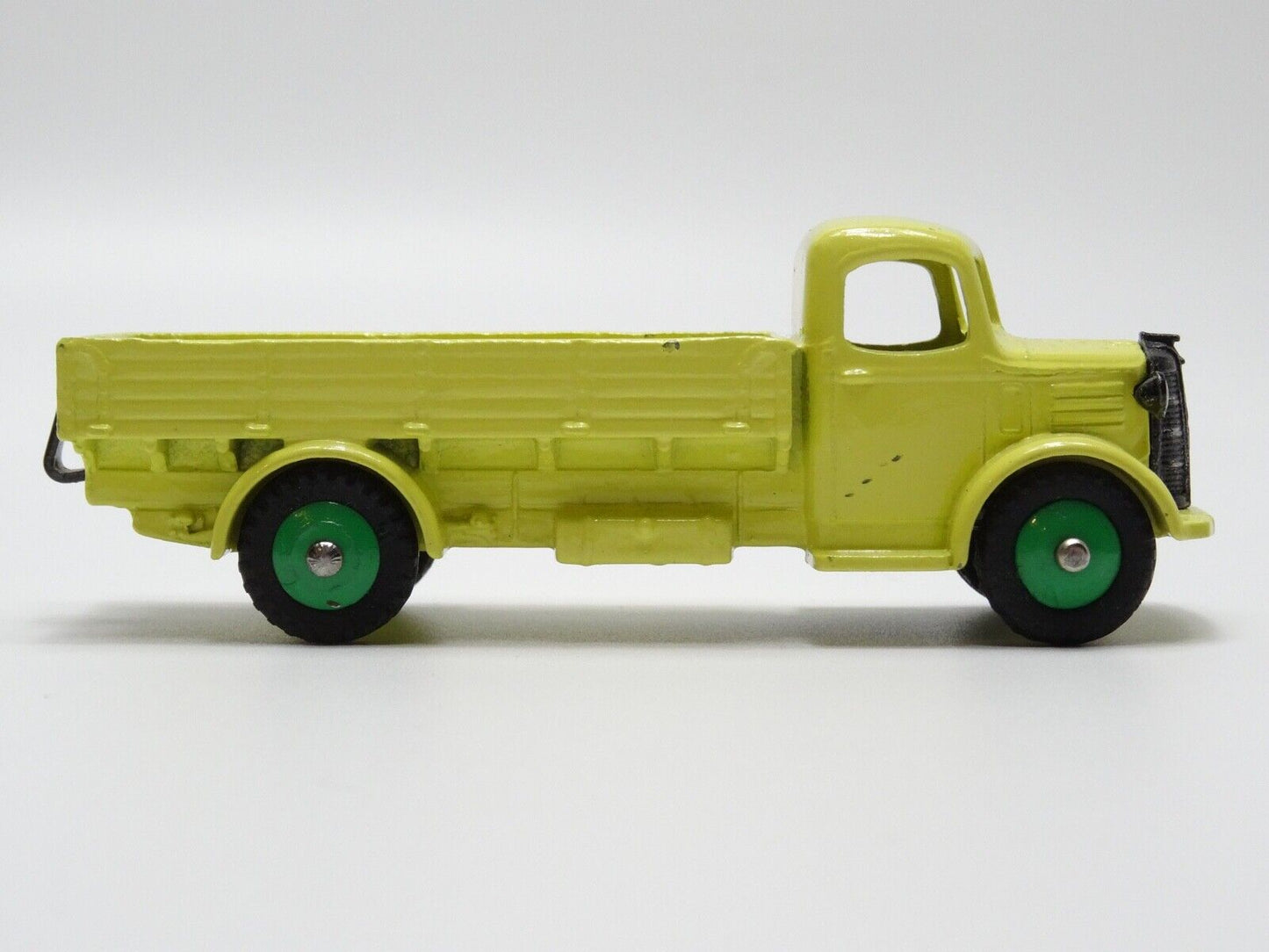 DINKY 412 AUSTIN WAGON IN EXC/NR MINT WITH GOOD BOX - RARE COLOUR