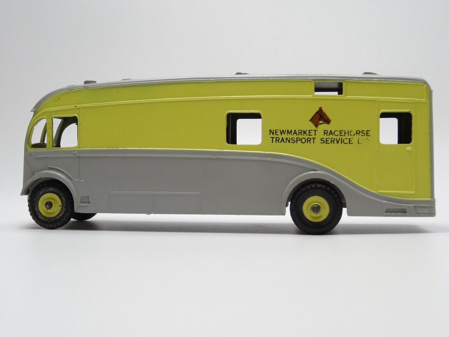 DINKY 979 RACEHORSE TRANSPORT IN EXCELLENT to NR MINT CONDITION