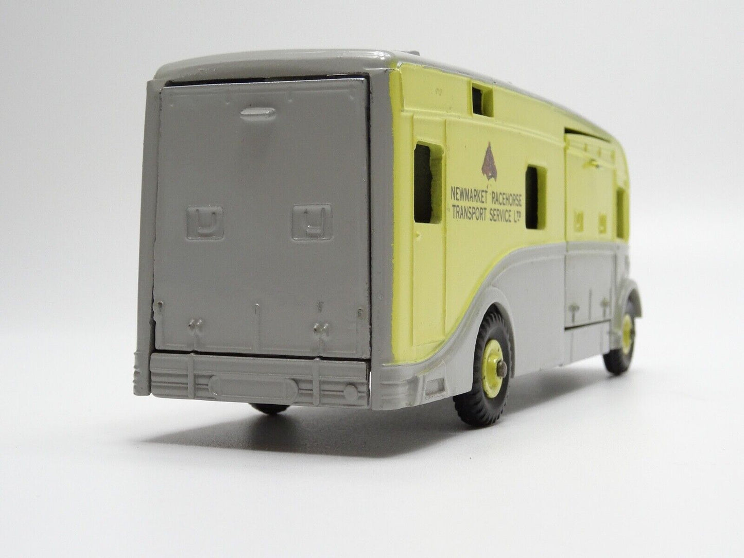 DINKY 979 RACEHORSE TRANSPORT IN EXCELLENT to NR MINT CONDITION