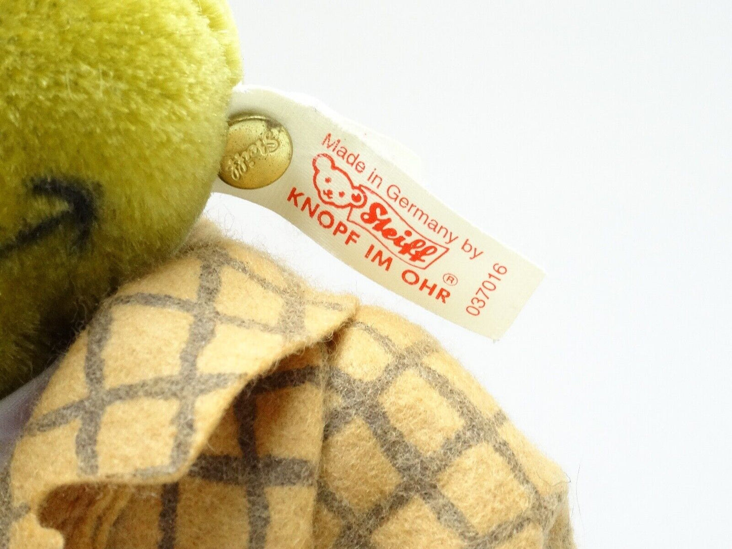STEIFF WIND IN THE WILLOWS - TOAD WITH CERTIFICATE, BOX & STAND