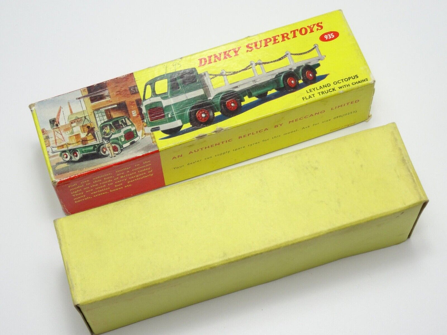 DINKY 935 LEYLAND OCTOPUS ORIGINAL FLAT TRUCK with ORIGINAL BOX - VERY RARE