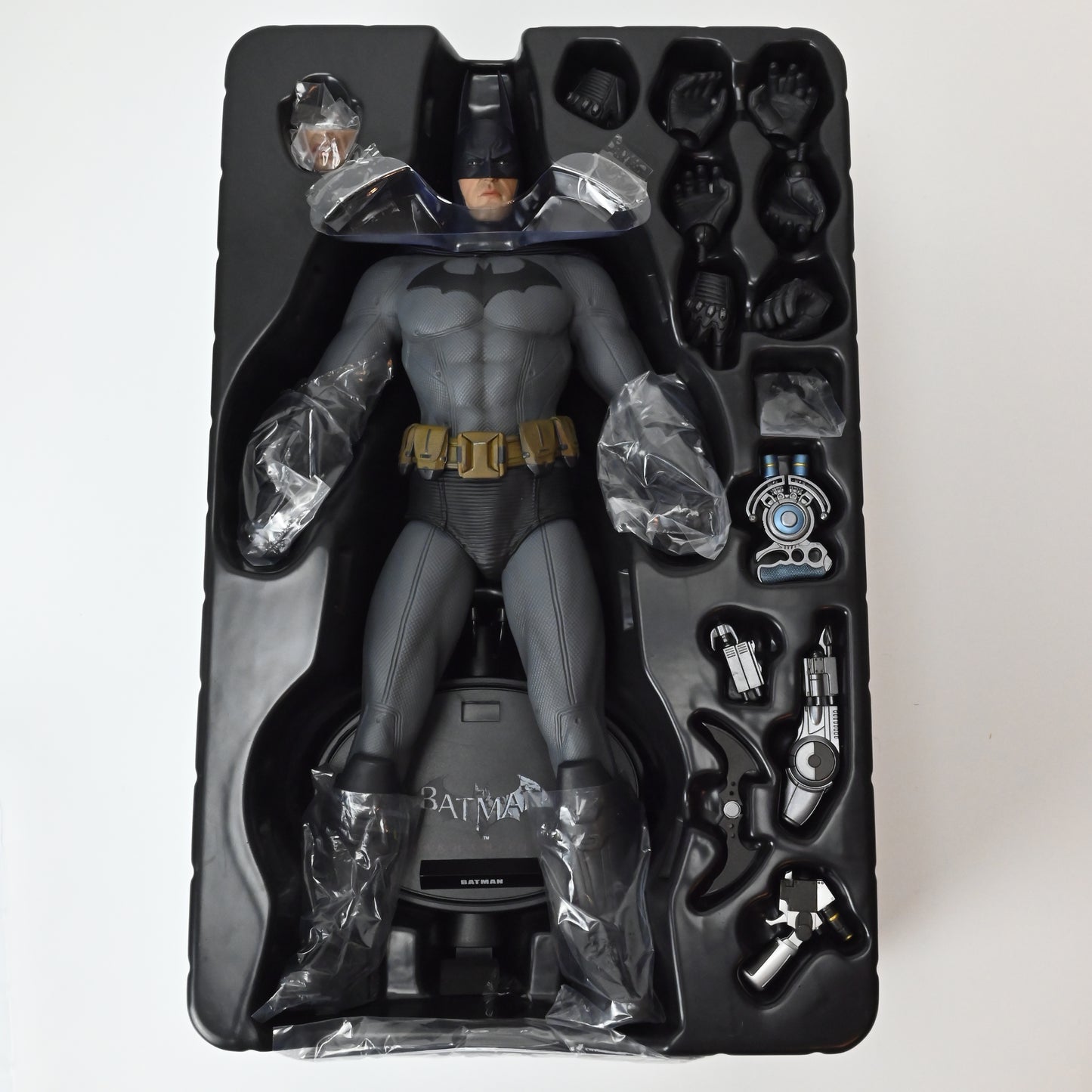 HOT TOYS DC BATMAN ARKHAM CITY BATMAN VGM018 12"