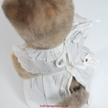 R John Wright Limited Edition Beatrix Potter Mittens Kitten 409/500