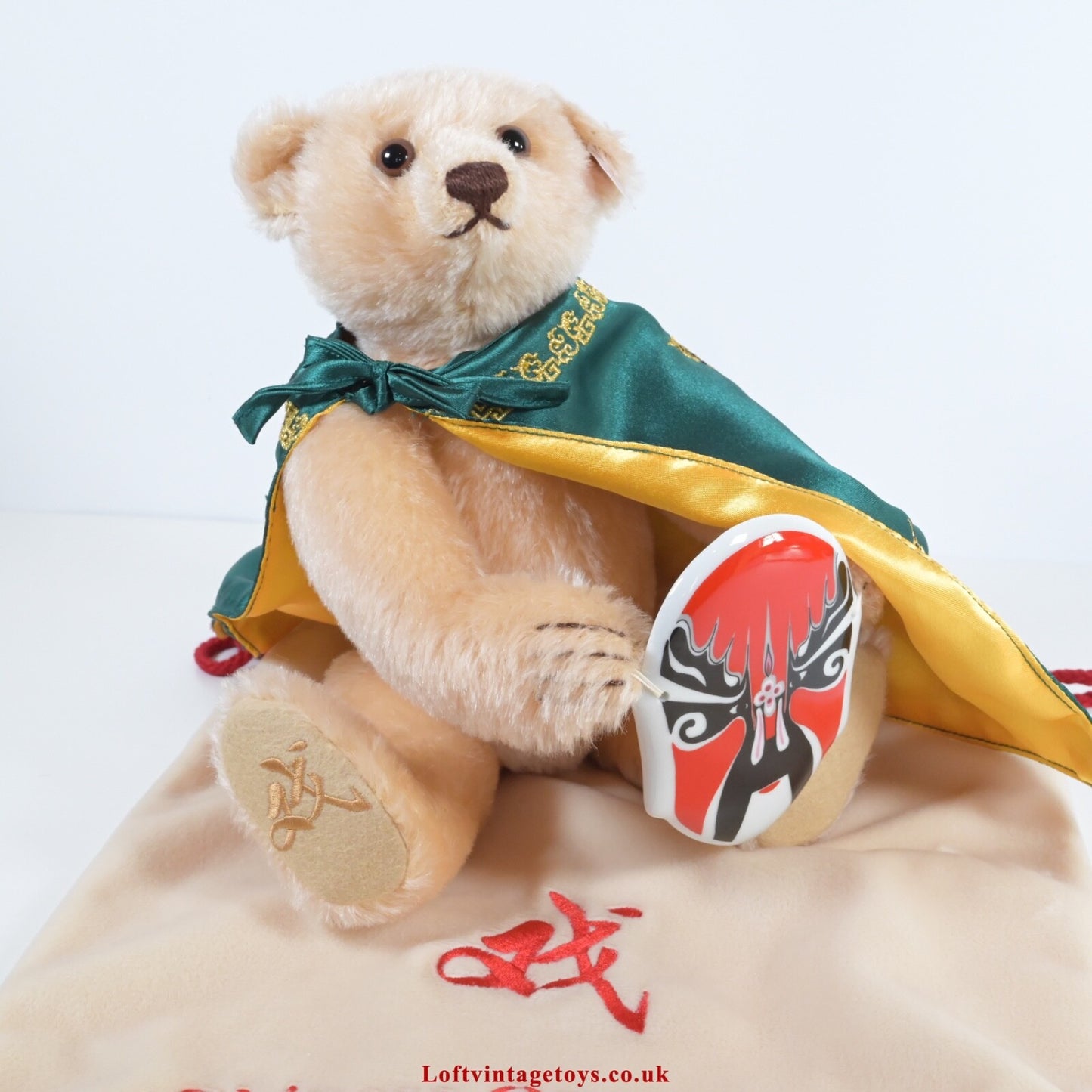 Steiff Chinese Opera Bear Ltd Edition von 1500, entworfen für Hongkong