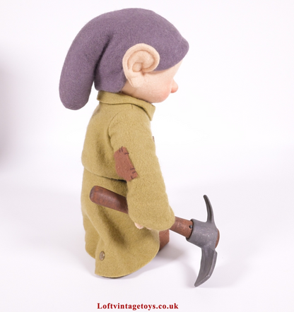 R. John Wright Snow White Frightened Dopey, Ltd Edition of 250 - RARE