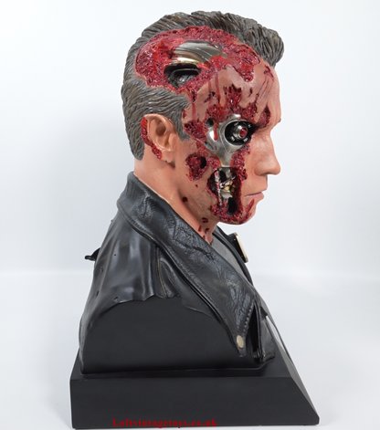 Terminator 2 Judgement Day:  Sideshow Collectibles T-800 Life Size Bust