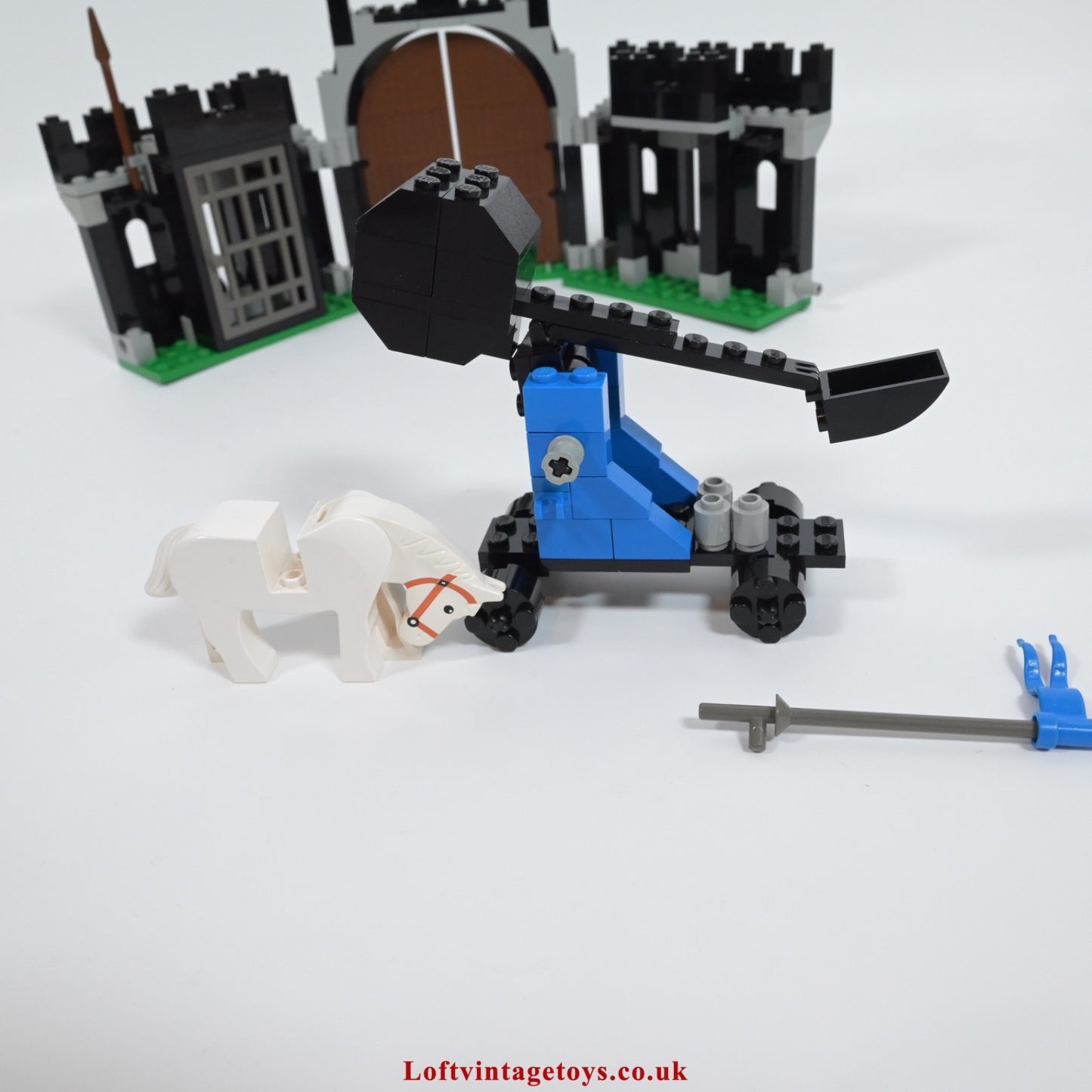 6059 LEGO Black Knights Knight's Stronghold - Near Complete