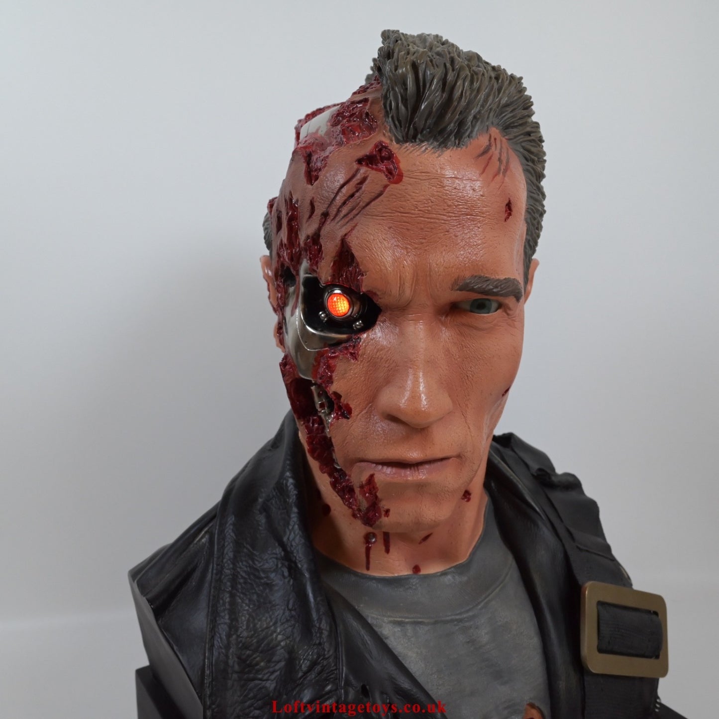 Terminator 2 Judgement Day:  Sideshow Collectibles T-800 Life Size Bust