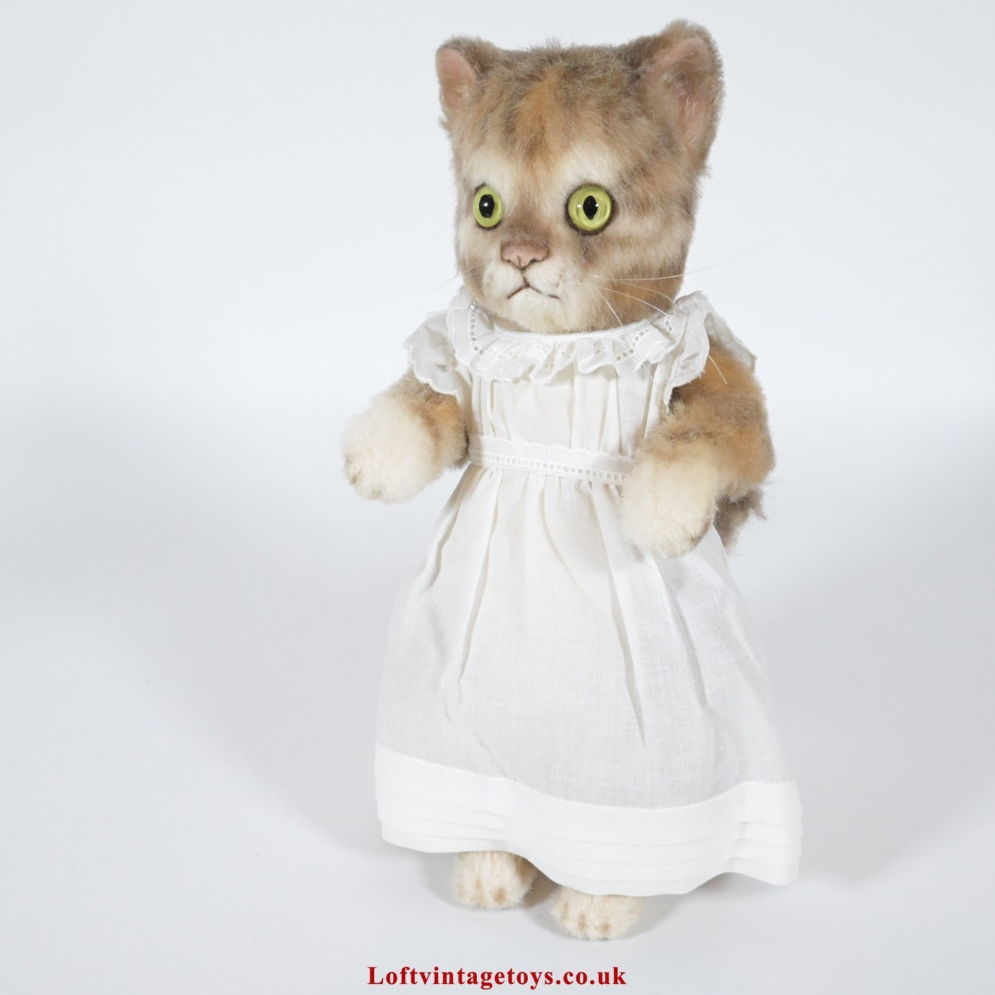 R John Wright Limited Edition Beatrix Potter Mittens Kitten 409/500