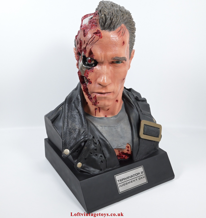 Terminator 2 Judgement Day:  Sideshow Collectibles T-800 Life Size Bust