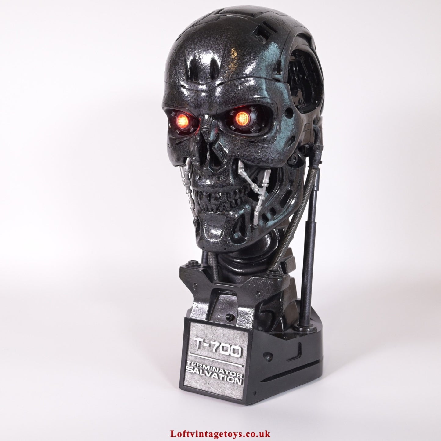 Sideshow 1:1 Scale Terminator Salvation T-700 Endoskull With Led Eyes