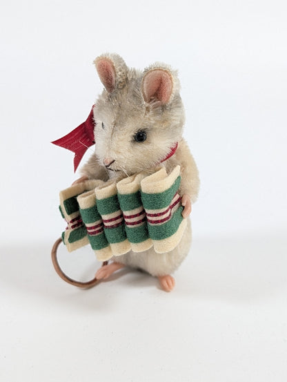 R. John Wright Christmas Mouse "Merry" - Ltd Ed of 350