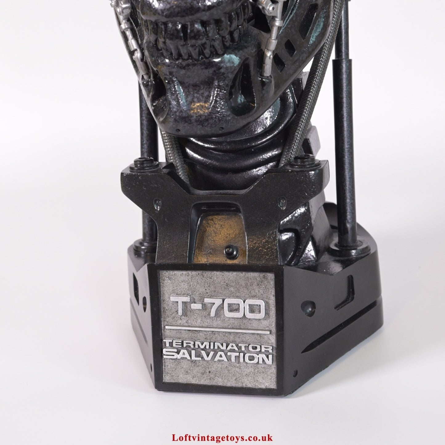 Sideshow 1:1 Scale Terminator Salvation T-700 Endoskull With Led Eyes