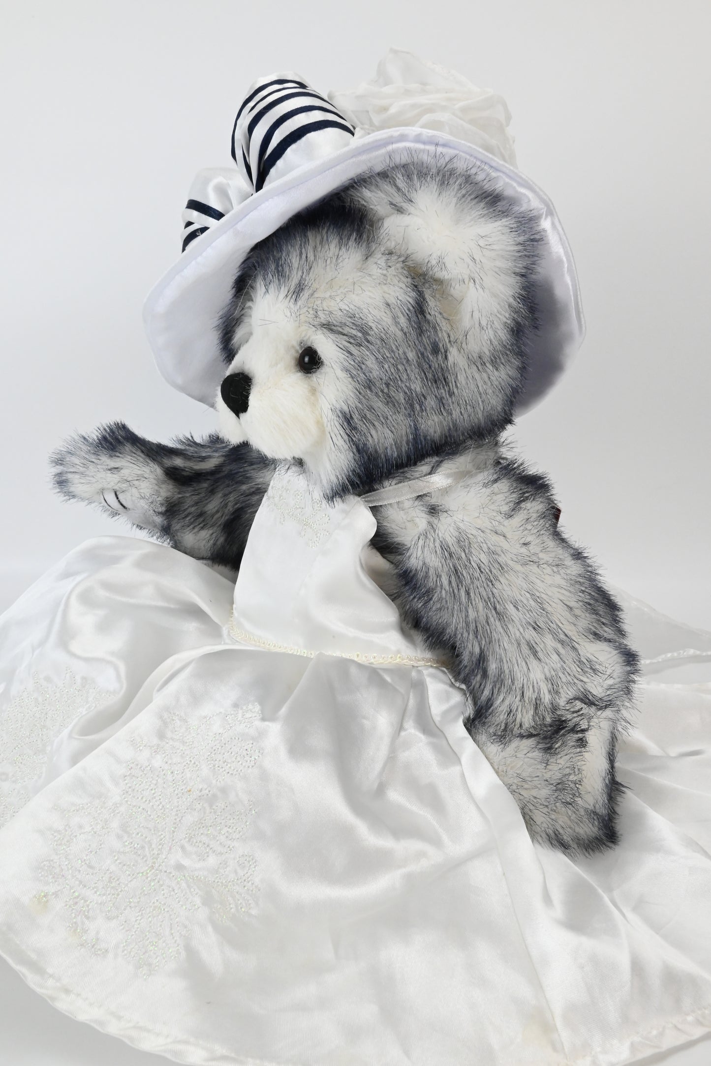 Charlie Bears Eliza Teddy Bear - CB 185167