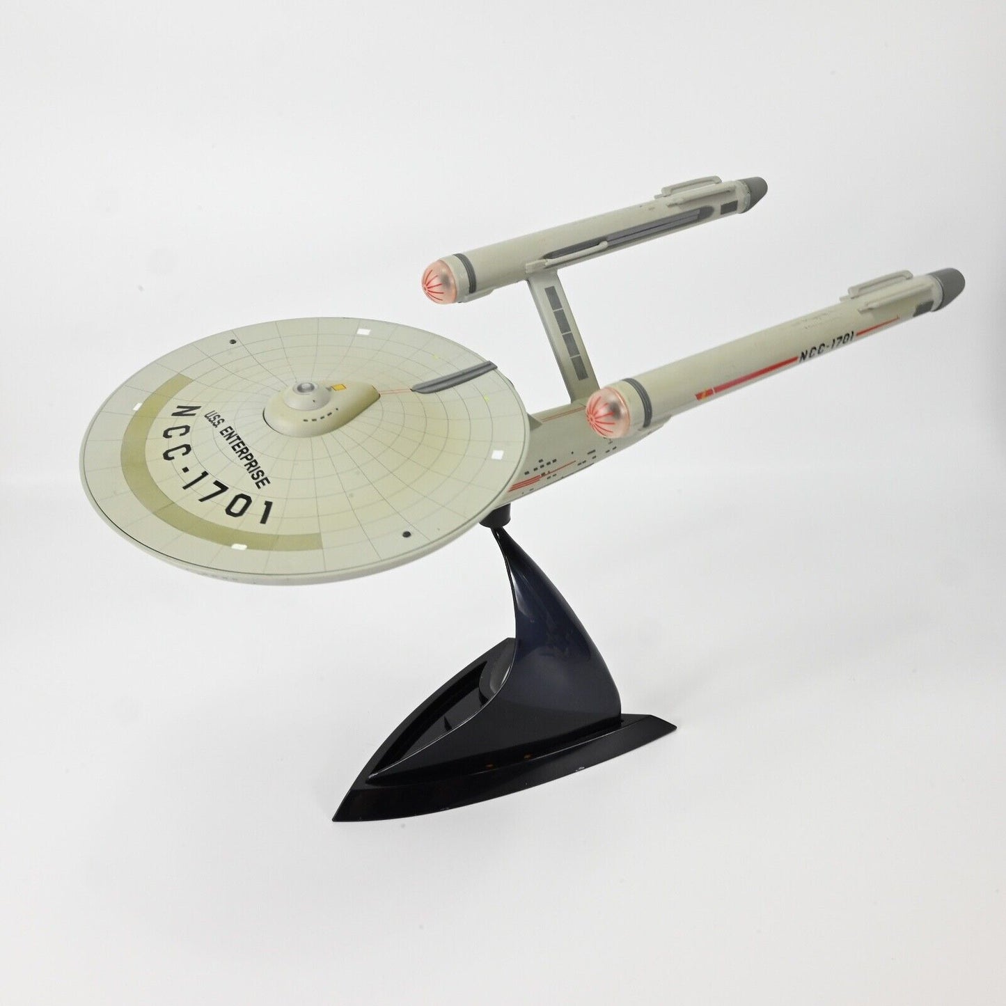 Stark Trek Starship Legends USS Enterprise NCC-1701