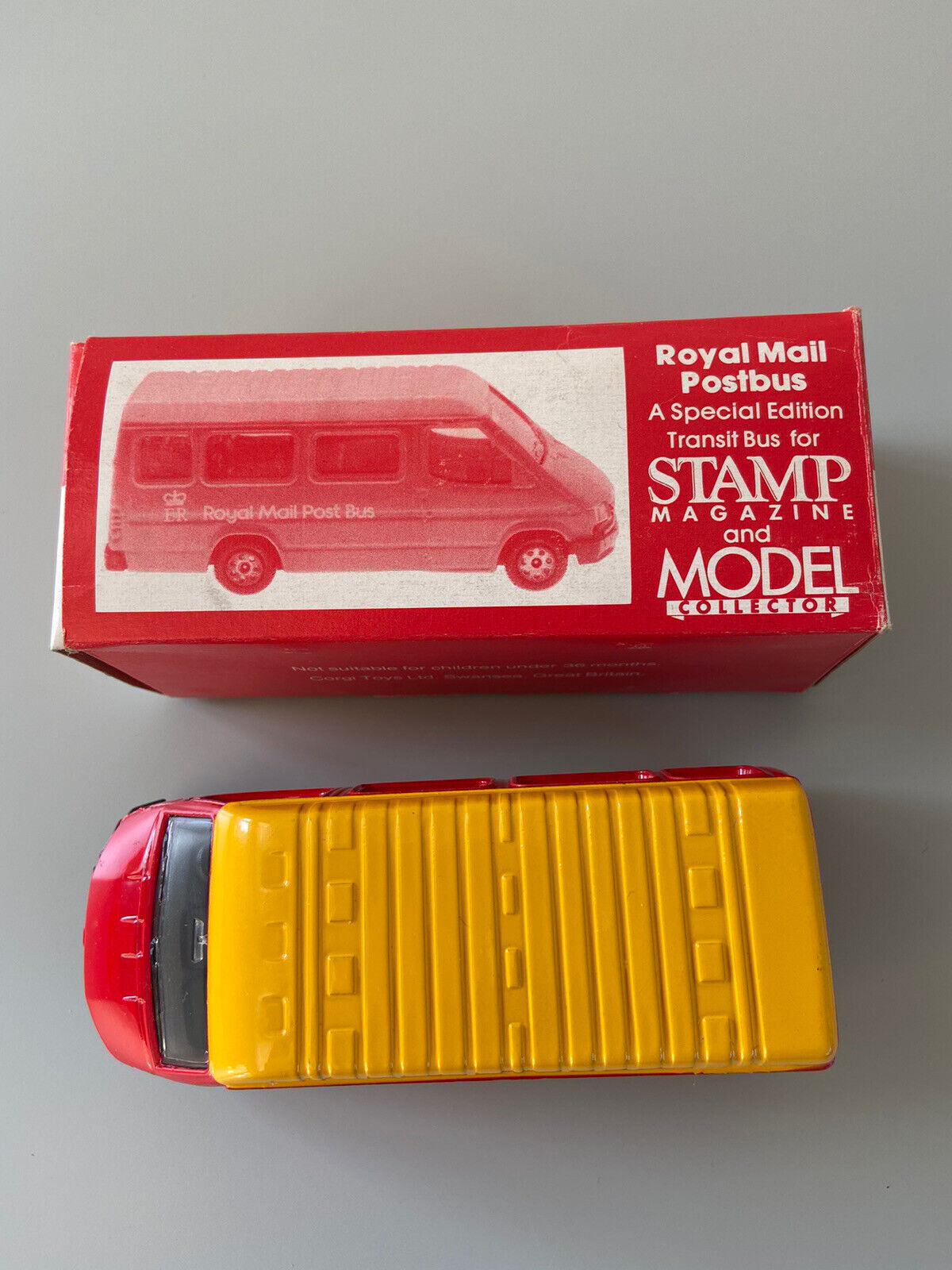 Corgi Royal Mail Van Set With Boxes