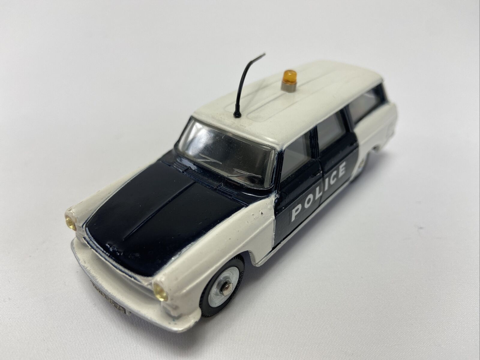 Peugeot 404 Break Police 1429 (2015) - Dinky Toys Éditions Atlas / DeAgostini Peugeot 404 Break Police 1429 (2015) - Dinky Toys Éditions Atlas / DeAgostini