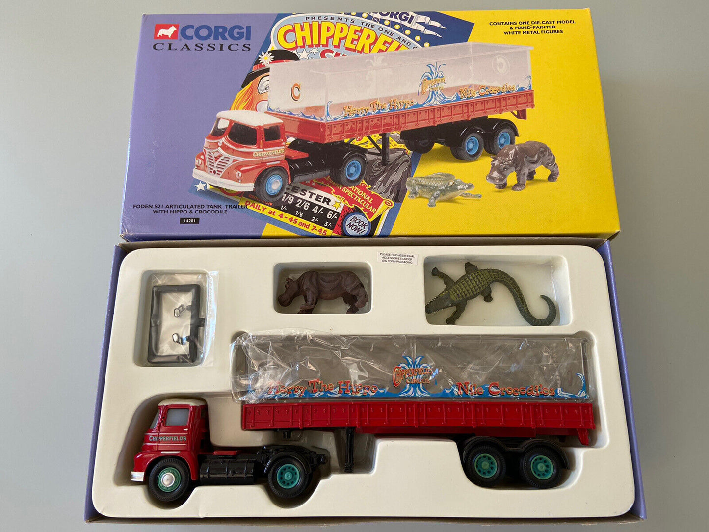 CORGI CLASSICS 14201 FODEN TANK TRAILER WITH HIPPO & CROCODILE - MIB