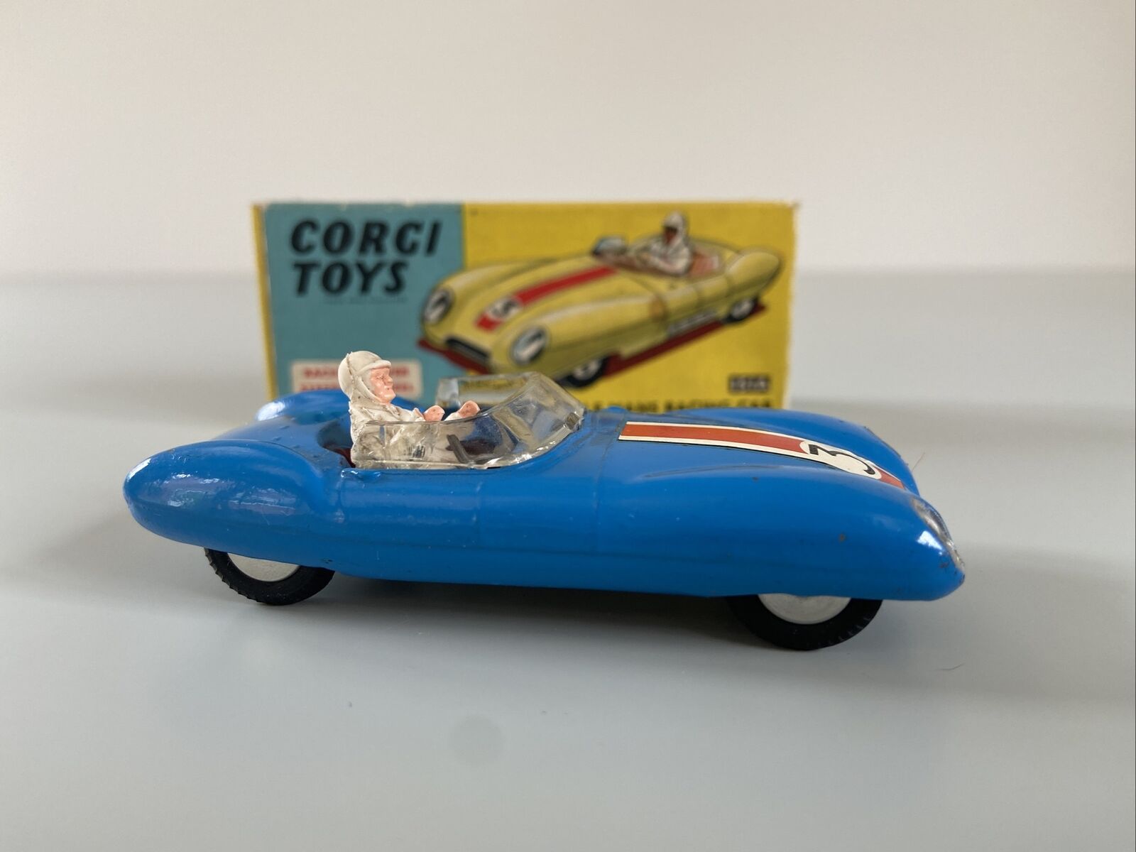 Lotus mark eleven le mans racing car (corgi toys number 151a) | #485642818 Lotus mark eleven le mans racing car (corgi toys number 151a) | #485642818