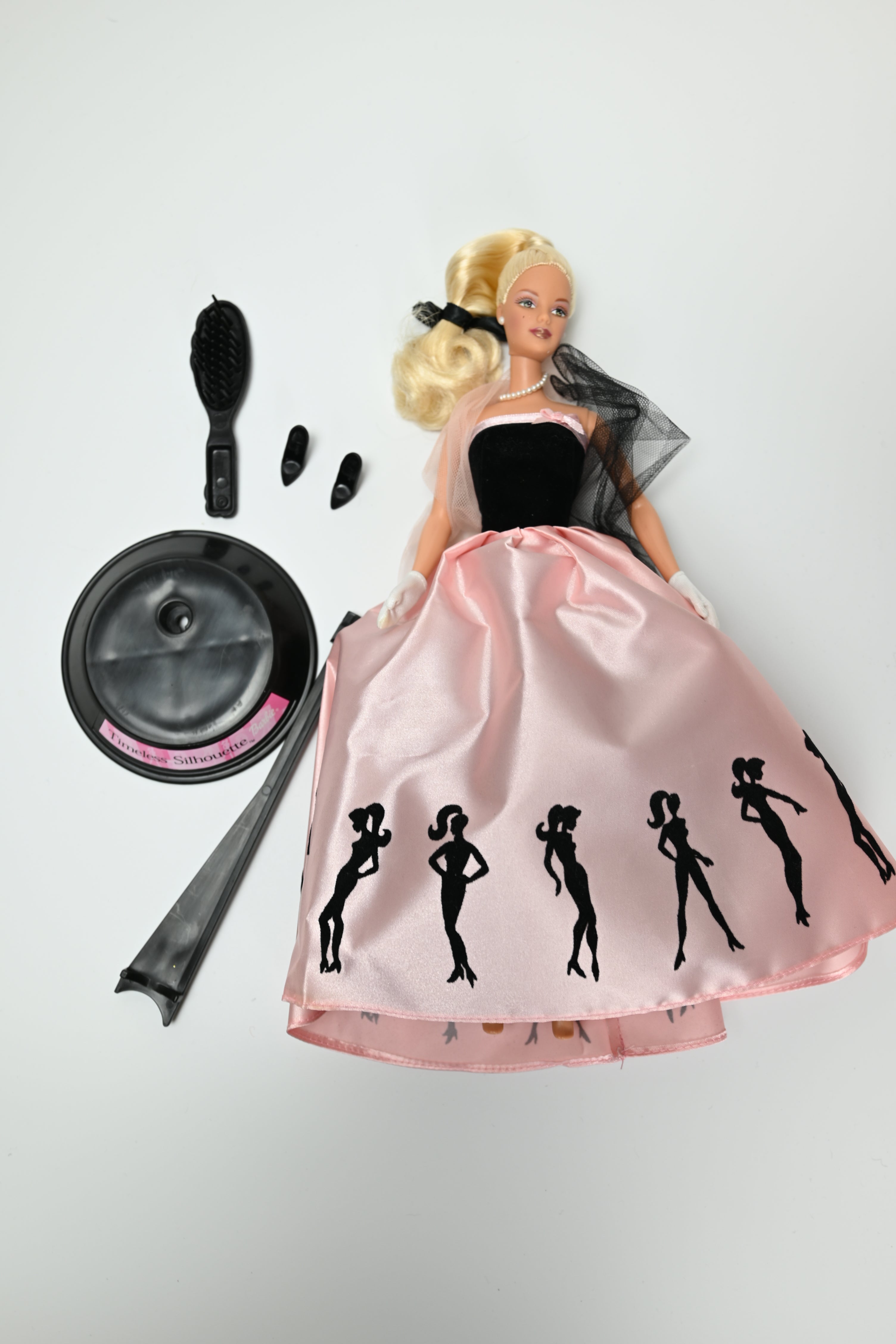 Barbie set of 2 dolls - Inc Timeless Silhouette and Movie Star