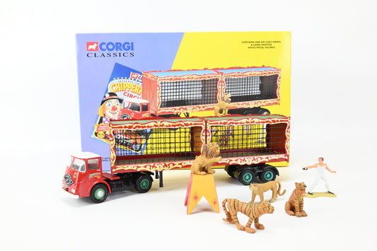 Corgi 11201 ERF KV Artic with cages, animals and tamer