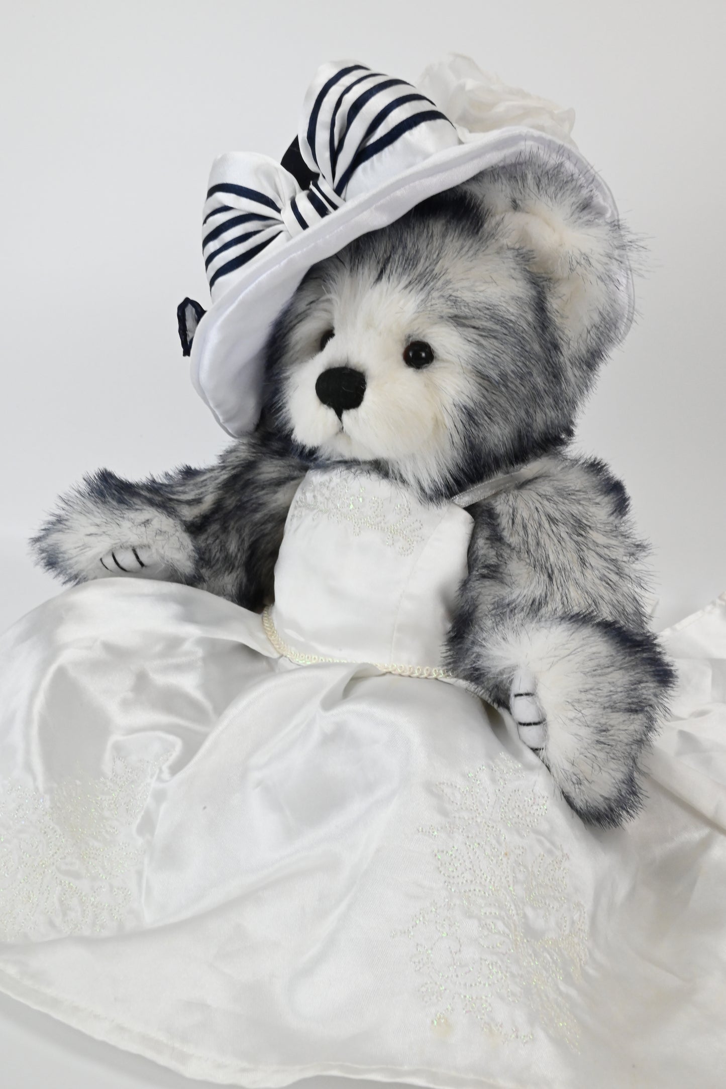 Charlie Bears Eliza Teddy Bear - CB 185167